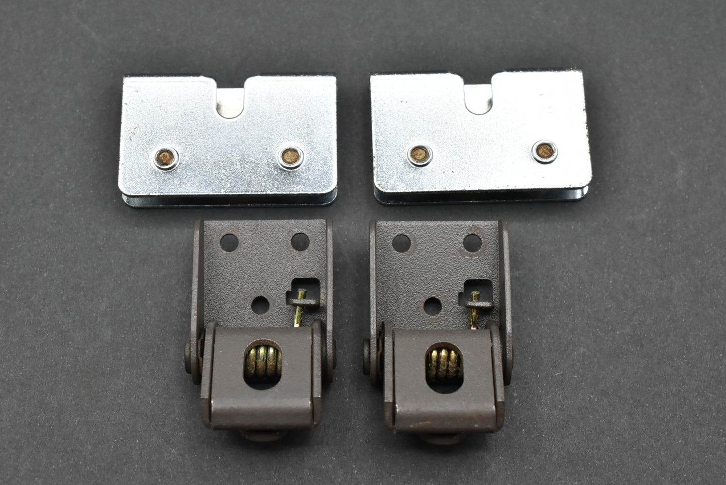 DENON DP-40F DP-50 DP-57 DP-59 DP-62 etc Dustcover Hinge x 2 Bracket.