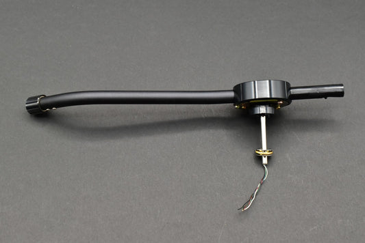 Technics SL-2000 Tonearm close-up view - image 1