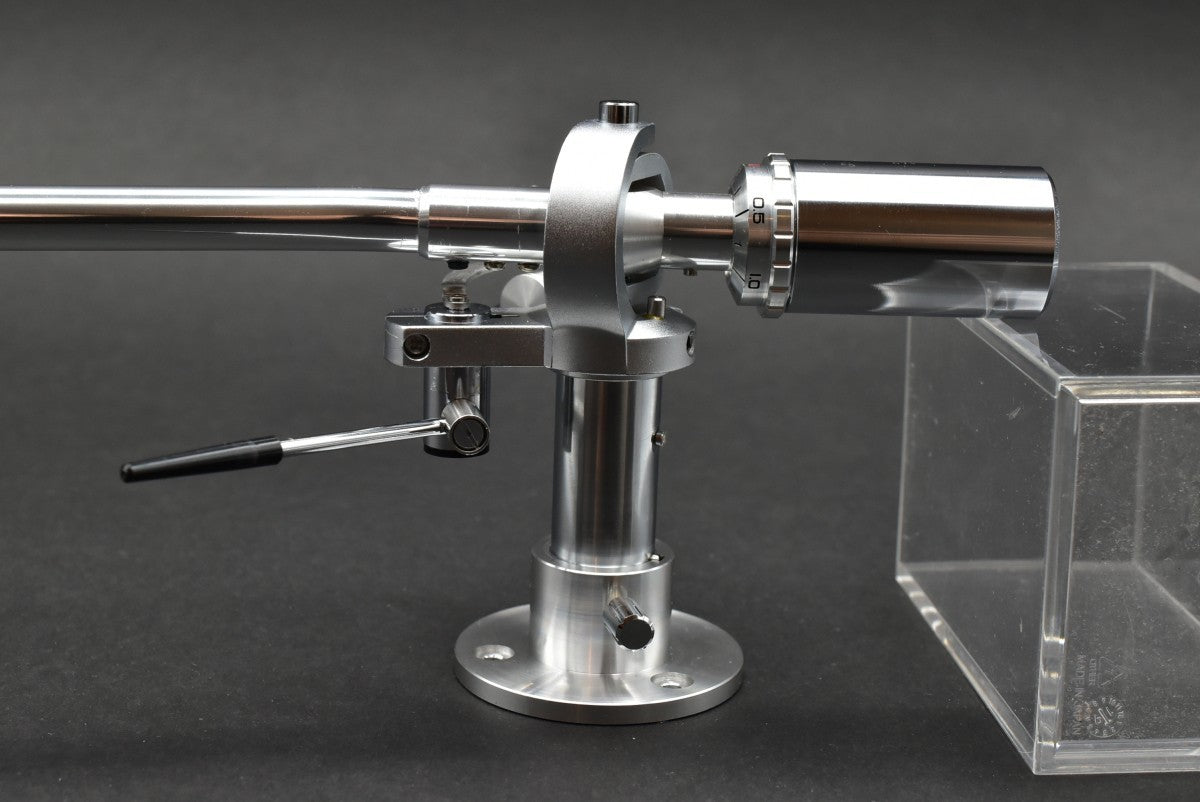 YAMAHA YA-9 Tonearm close-up view - image 8