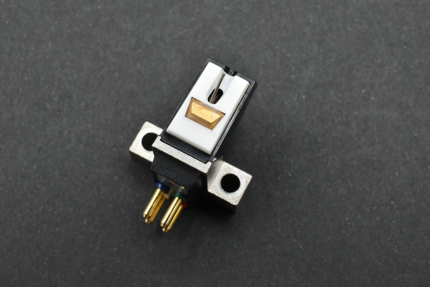 Luxman LUXMAN LMC-2 MC Cartridge - Titanium Taper Pipe Cantilever – phono cartridge or stylus – high-fidelity audio component for vinyl enthusiasts