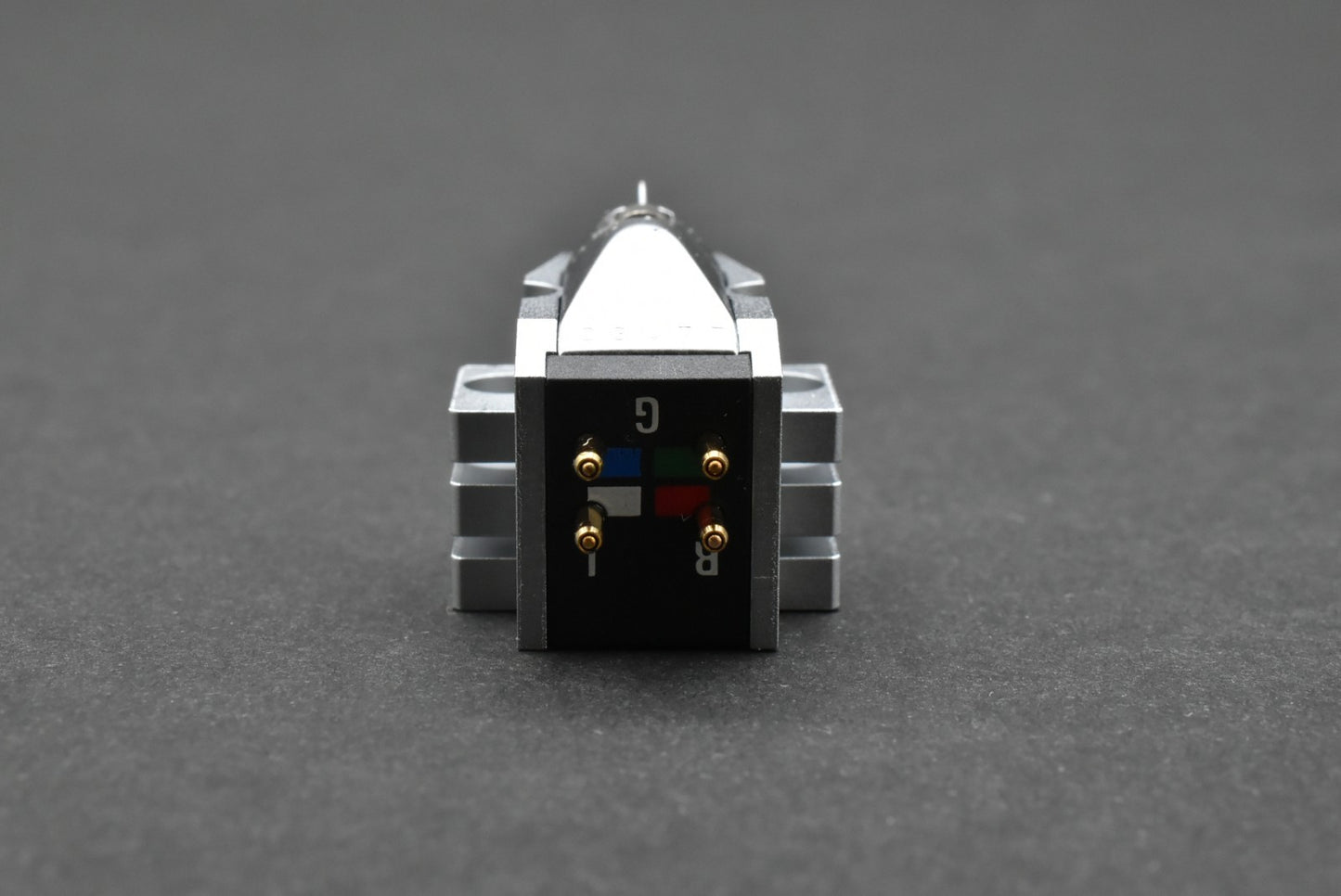Ortofon MC2000 MC Cartridge.