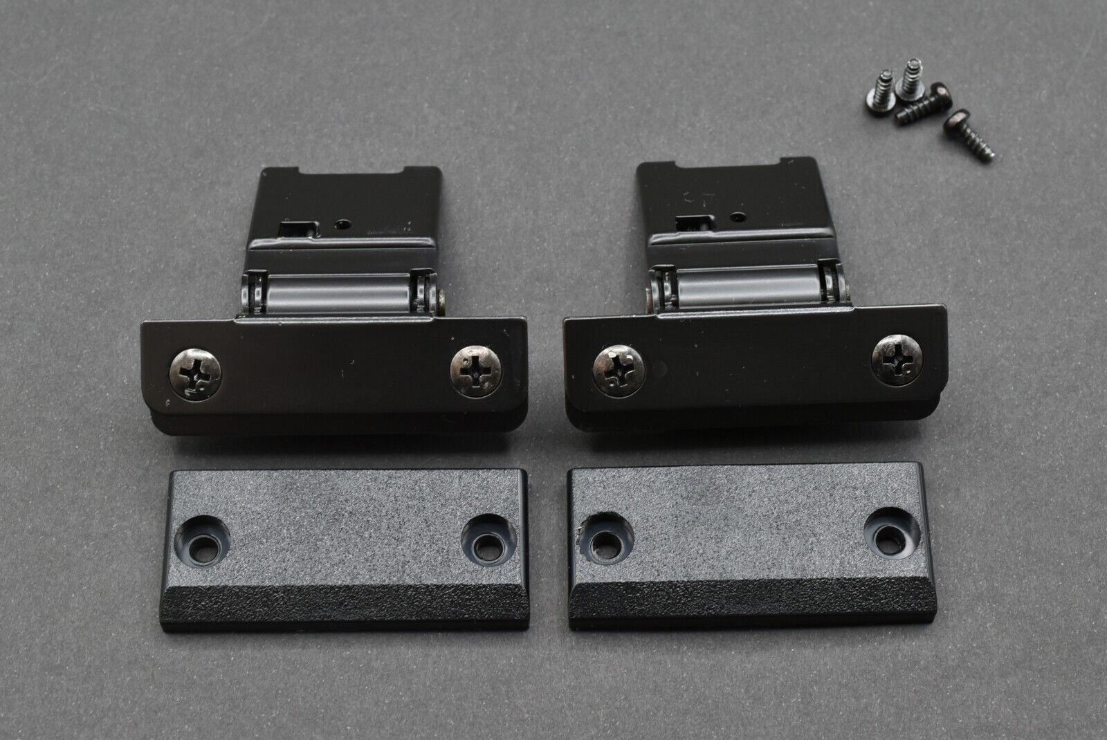 Technics Technics SL-1300 MK2 / SL-1400 MK2 / SL-1500 MK2 Dustcover Hinge Bracket – dustcover hinge bracket – replacement hinge part for vintage turntable lids