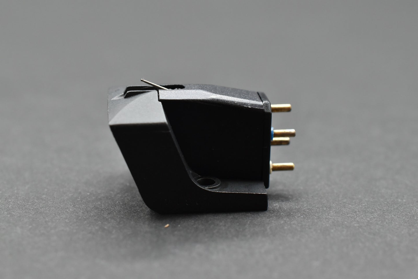 Technics EPC-300MC MC Cartridge - Titanium Nitride Cantilever.