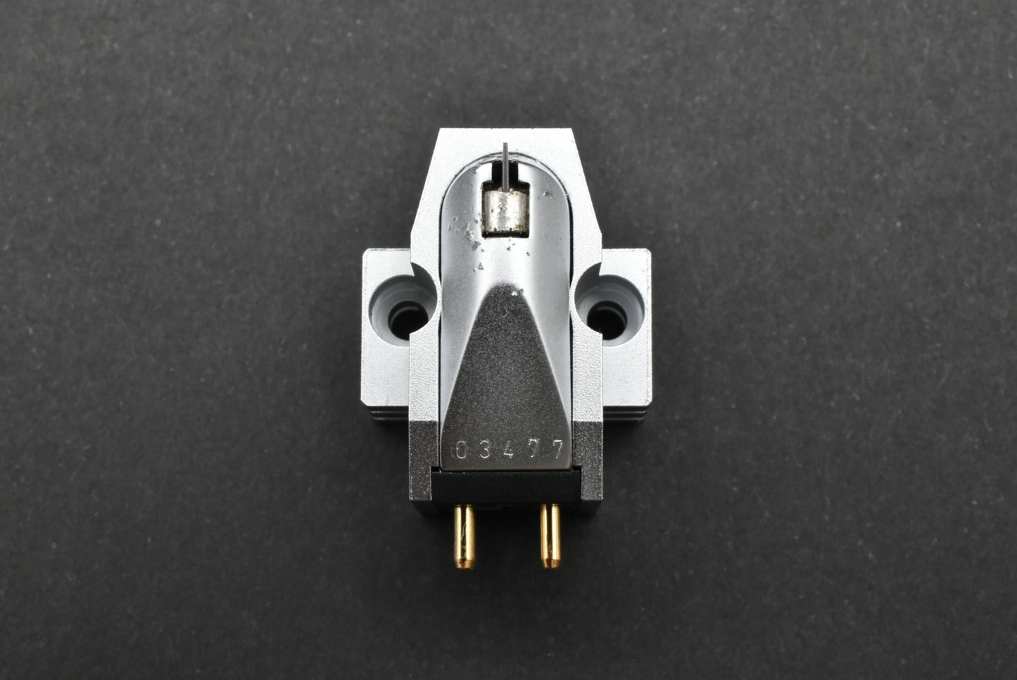 Ortofon MC2000 MC Cartridge.
