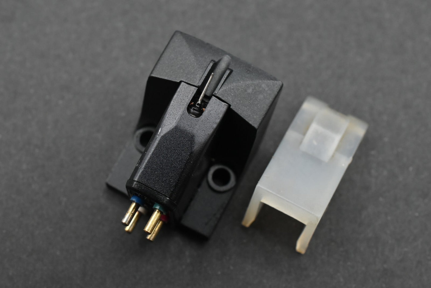 Technics EPC-300MC MC Cartridge - Titanium Nitride Cantilever.