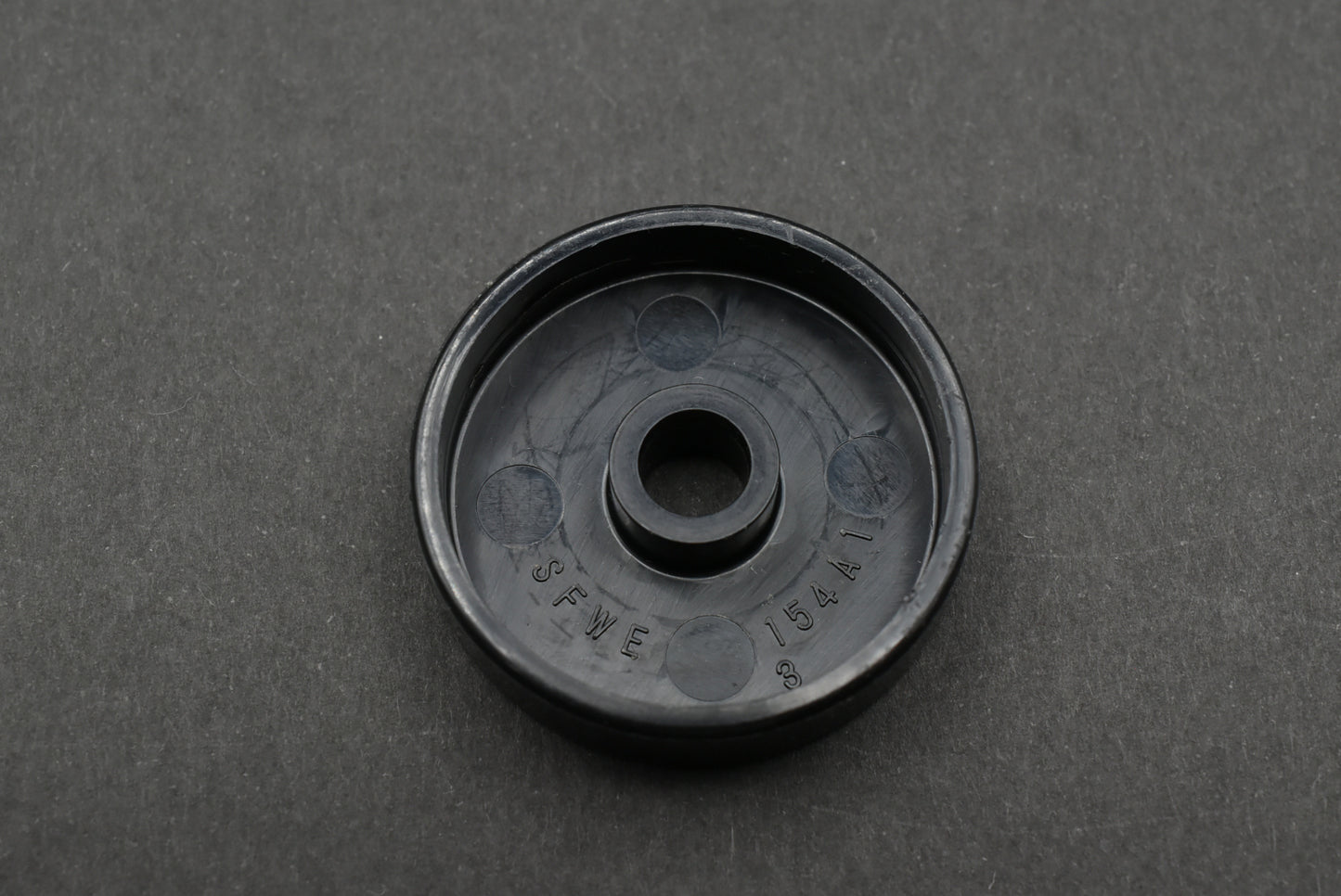 Technics Original 45 EP Adapter for SL-1300, SL-1600, SL-1700, SL-2000 (02)