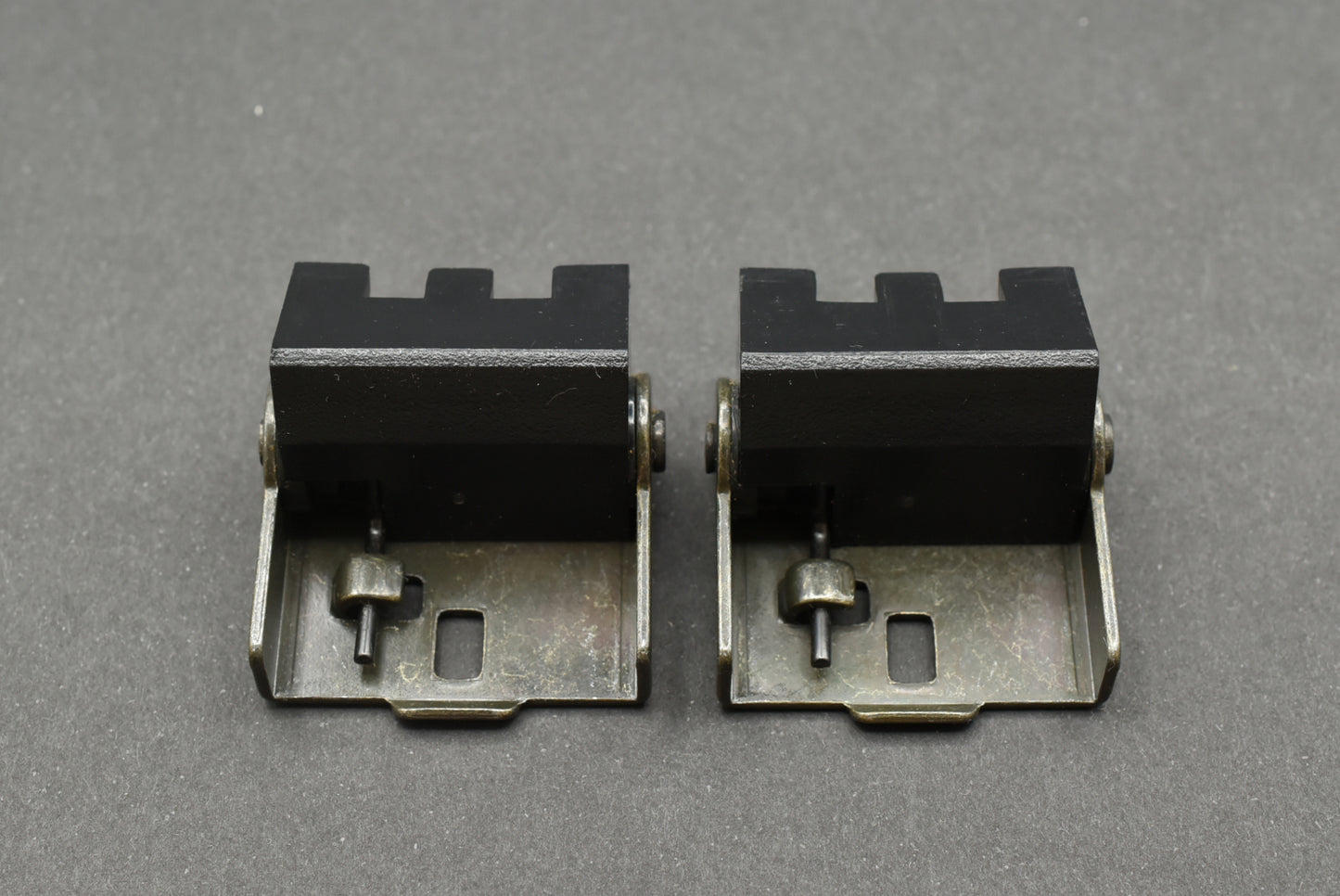 Technics SL-Q3 / SL-Q2 / SL-Q33 Dust Cover Hinge Set