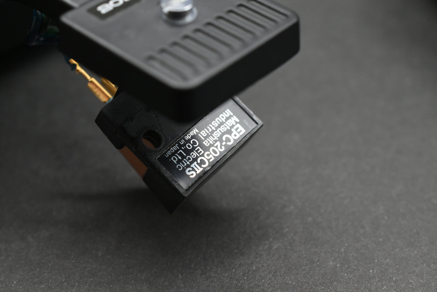 Technics EPC-205C-IIS MM Cartridge with SH-98 Headshell – Titanium Pipe Cantilever