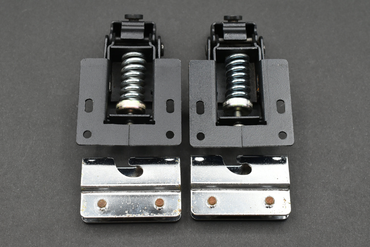 Denon Dust Cover Hinge Bracket for DP-3750