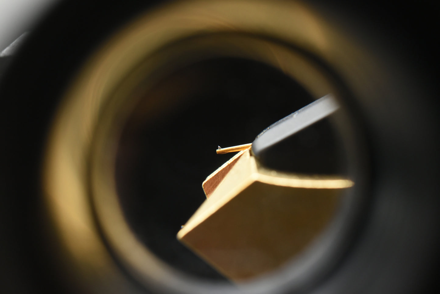 Technics EPC-205C-IIL MM Cartridge with SH-98 Headshell – Titanium Pipe Cantilever