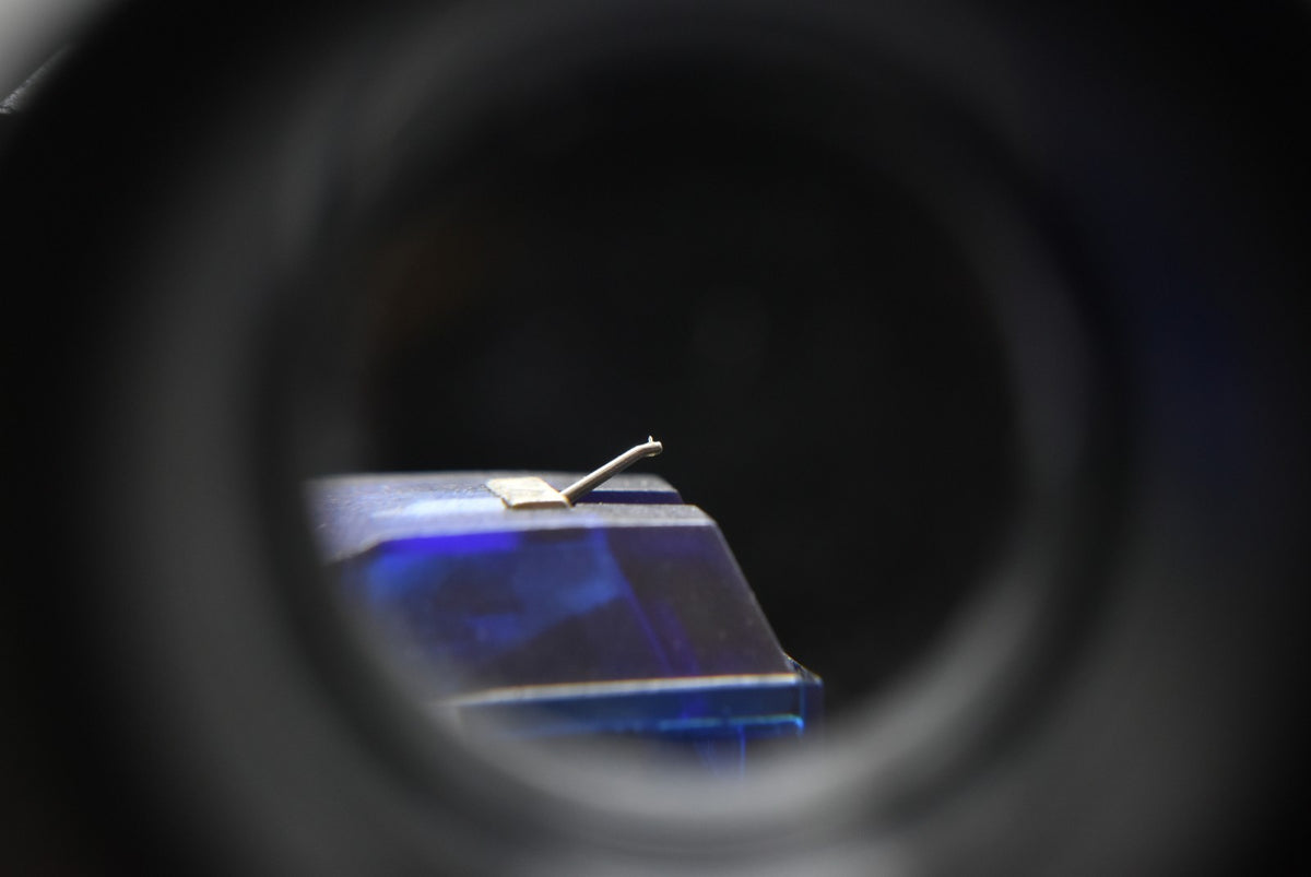 Yamaha MC-3 MC Cartridge – High-Purity Beryllium Tapered Pipe Cantilever