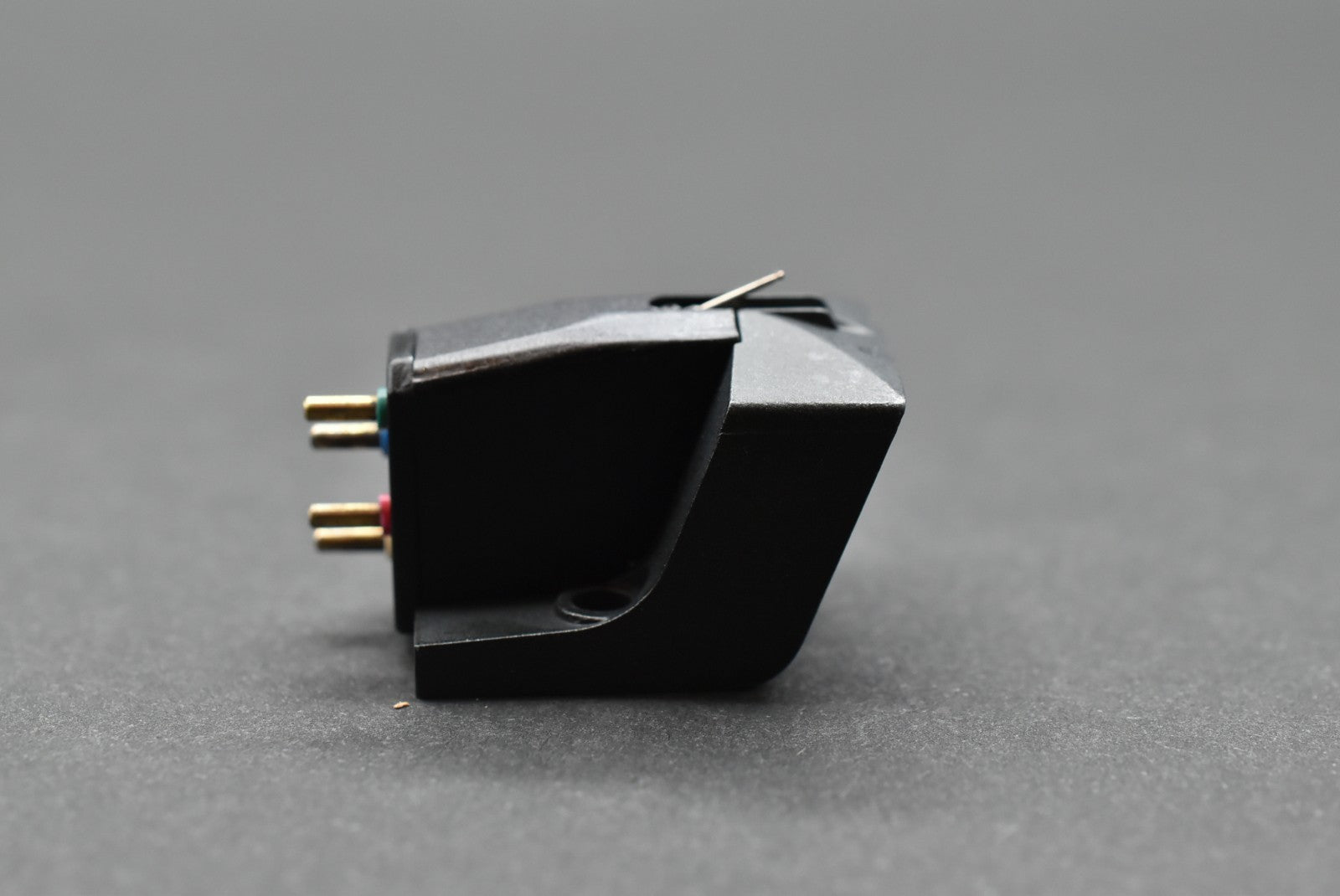 Technics EPC-300MC MC Cartridge - Titanium Nitride Cantilever.