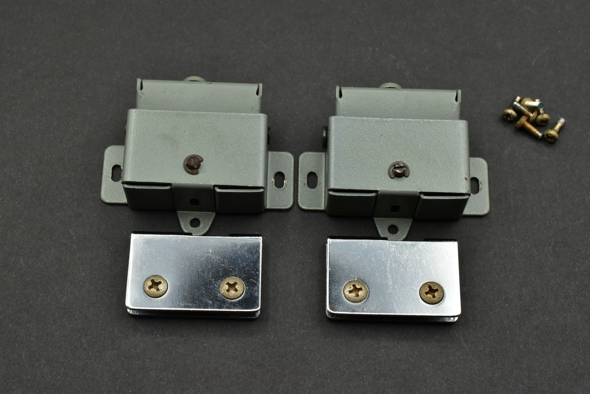 MICRO MR-711 Dustcover Hinge x 2 Bracket / Micro Seiki analog audio component photo - image 1