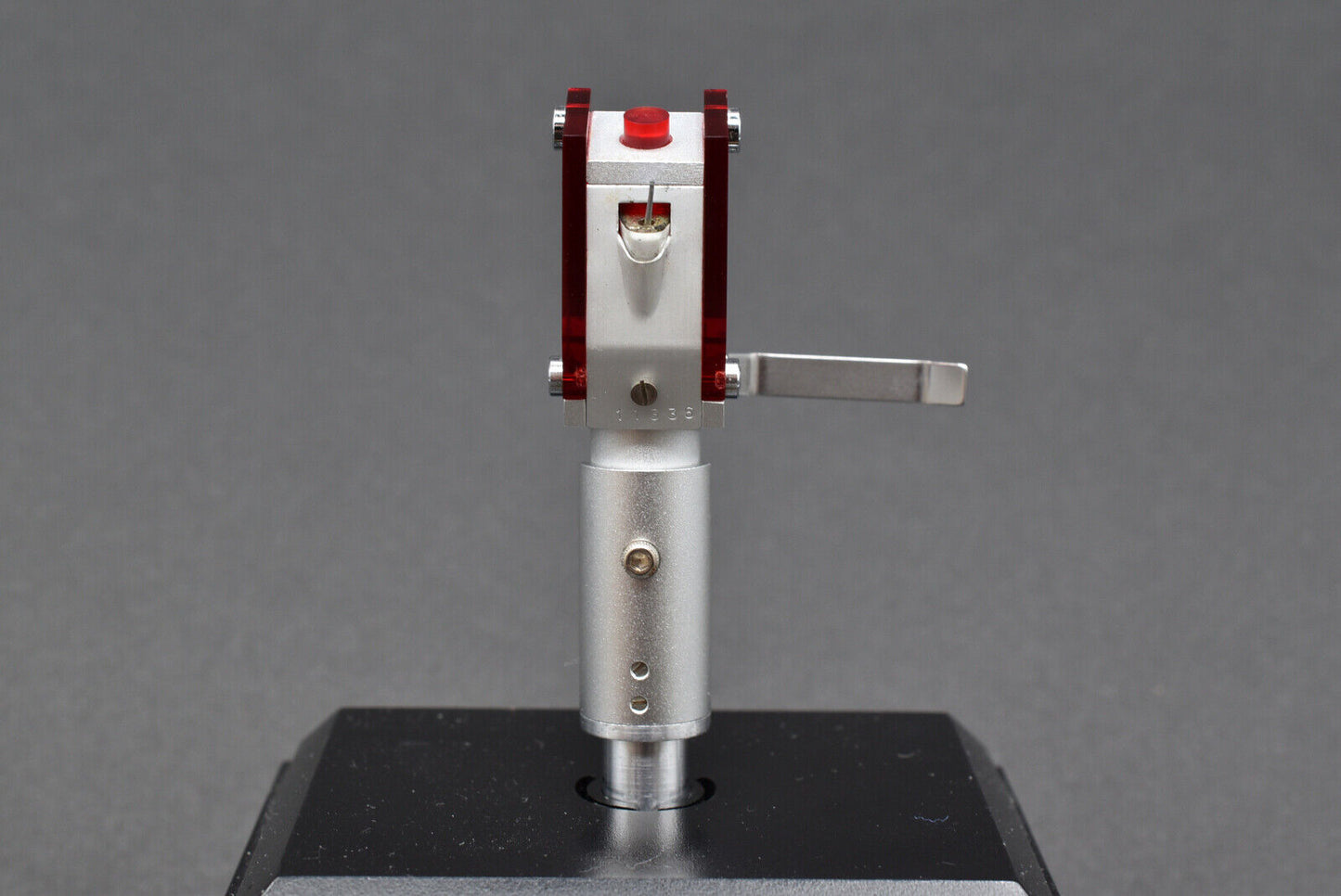 Dynavector Dynavector DV-30A MC Cartridge – phono cartridge or stylus – high-fidelity audio component for vinyl enthusiasts