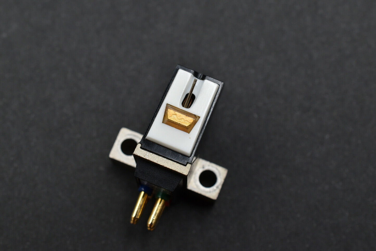 Luxman LUXMAN LMC-2 MC Cartridge **Titanium Taper Pipe Cantilever** – phono cartridge or stylus – high-fidelity audio component for vinyl enthusiasts