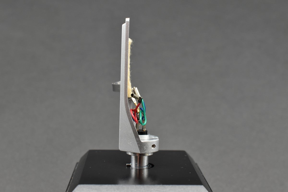 YAMAHA HS-800 Headshell / 8.7g close-up view - image 2