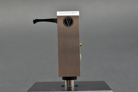 Audio Technica Audio Technica Silver Headshell Shell 13.1g / 03 – turntable headshell – precision mounting accessory for cartridges