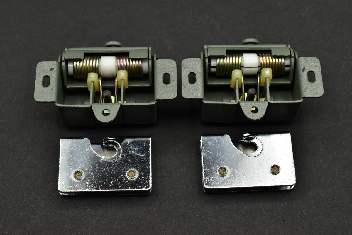 MICRO MR-711 Dustcover Hinge x 2 Bracket / Micro Seiki cartridge and tonearm detail - image 2