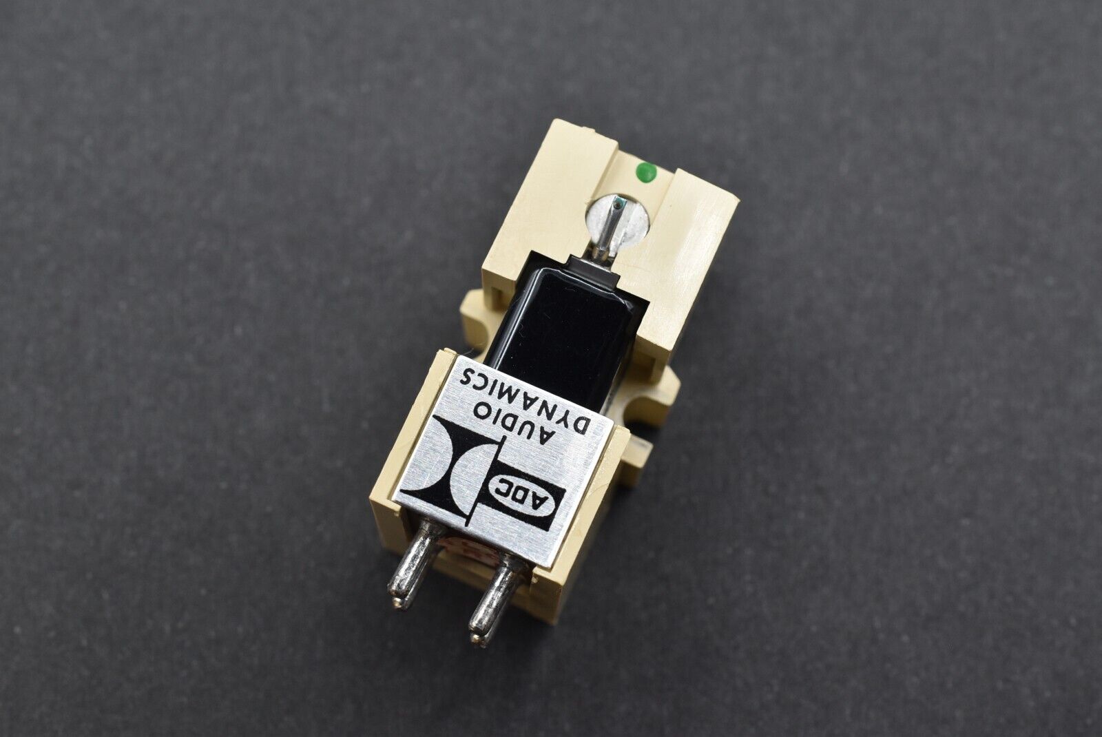 ADC ADC 220 XE MM Cartridge – phono cartridge or stylus – high-fidelity audio component for vinyl enthusiasts