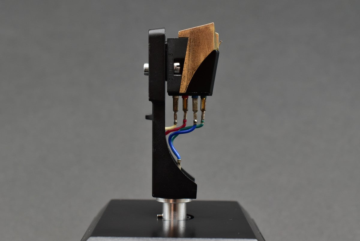 Technics EPC-205C-IIL MM Cartridge -Titanium Pipe Cantilever w/ SH-98 Headshell close-up view - image 4