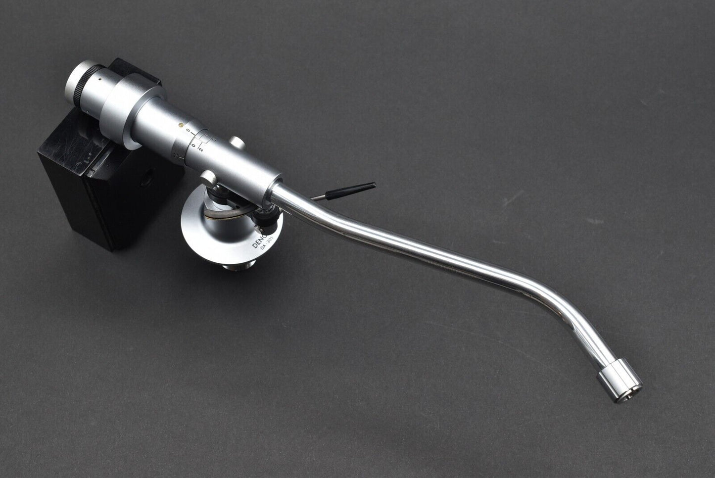 DENON DA-305 Tonearm / 01
