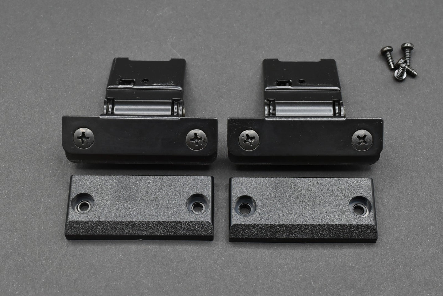 Technics SL-1300 MK2 / SL-1400 MK2 / SL-1500 MK2 Dustcover Hinge Bracket.