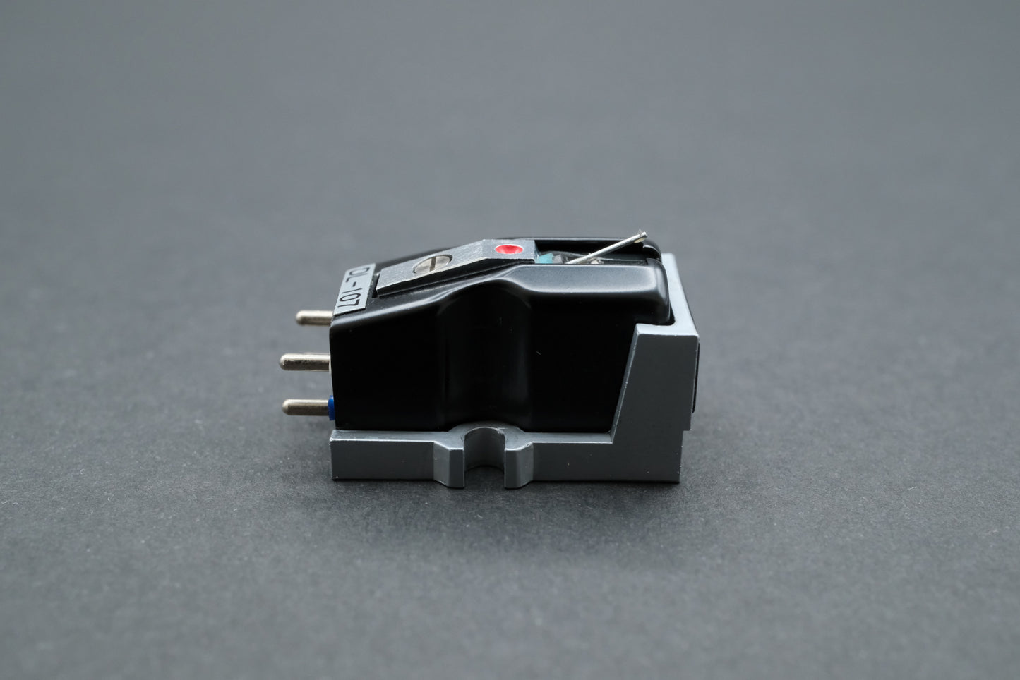 Denon DL-107 MM Cartridge – Silver Frame