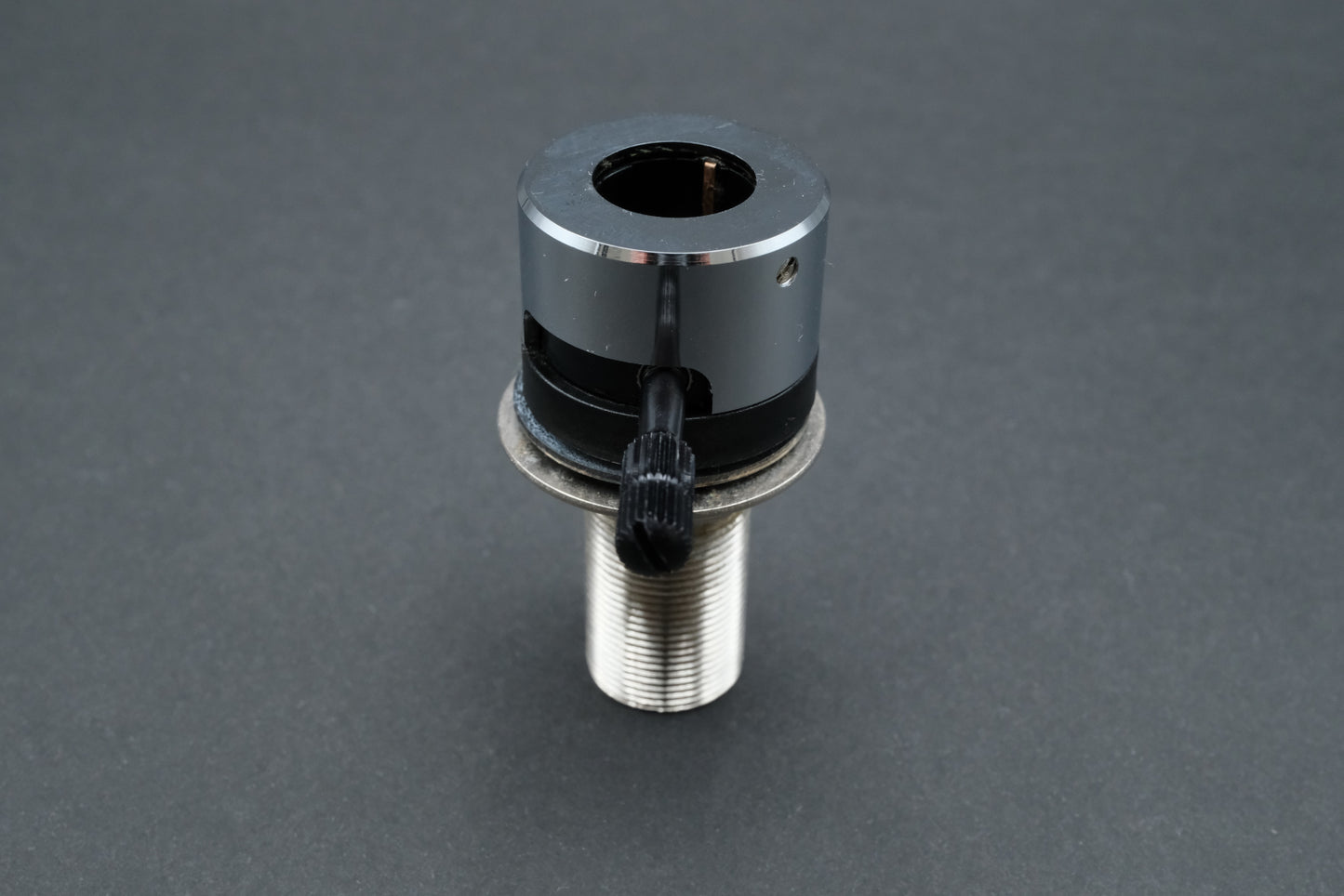 Audio-Technica AT-1009 Tonearm Base – 15mm Inner Diameter