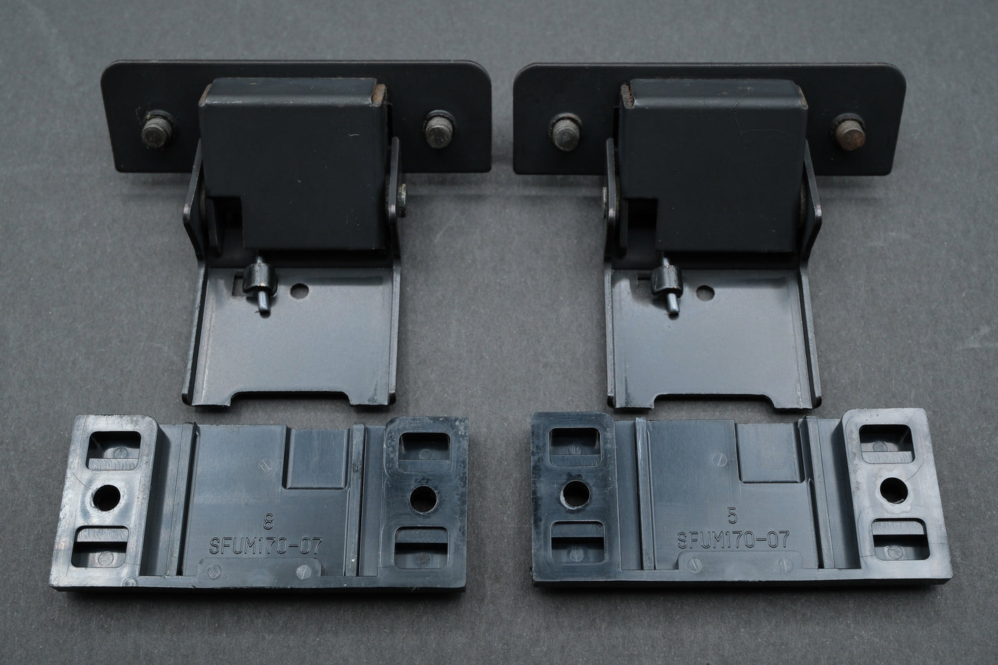 Technics SL-1300MK2 / SL-1400MK2 / SL-1500MK2 Dust Cover Hinge Bracket