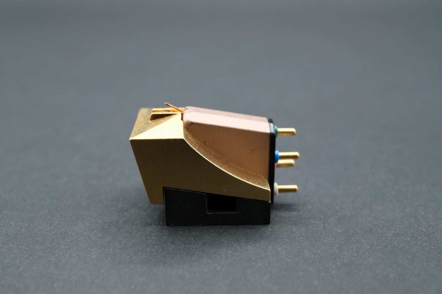 Technics EPC-205C-IIH MM Cartridge - Titanium Pipe Cantilever (02)