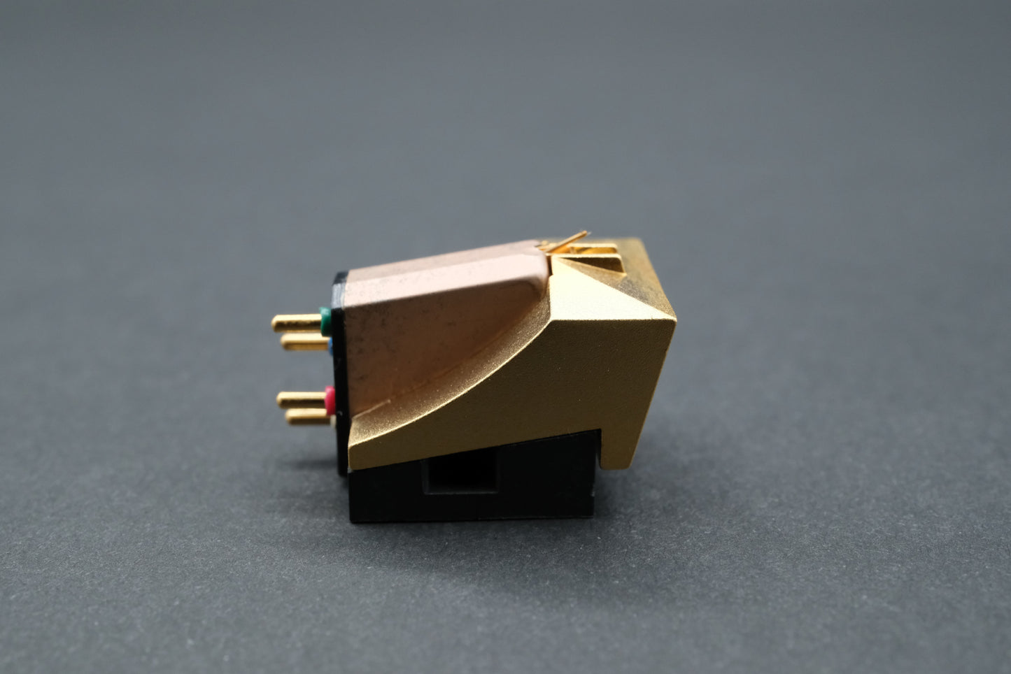 Technics EPC-205C-IIH MM Cartridge - Titanium Pipe Cantilever (02)