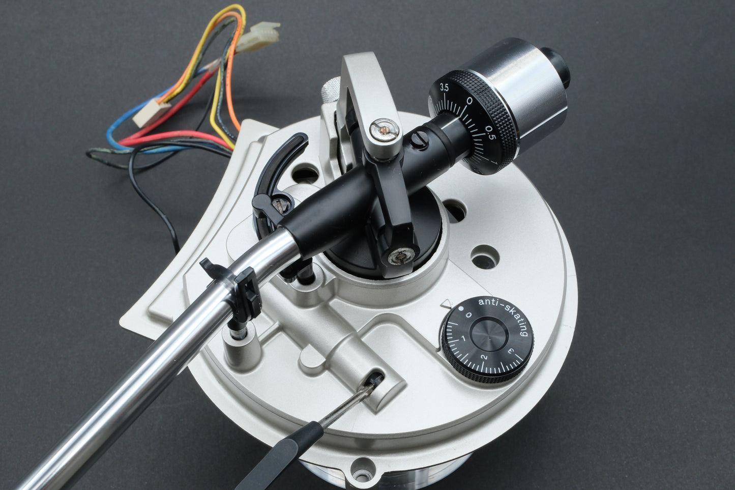 Technics SL-1300 MK2 Tonearm