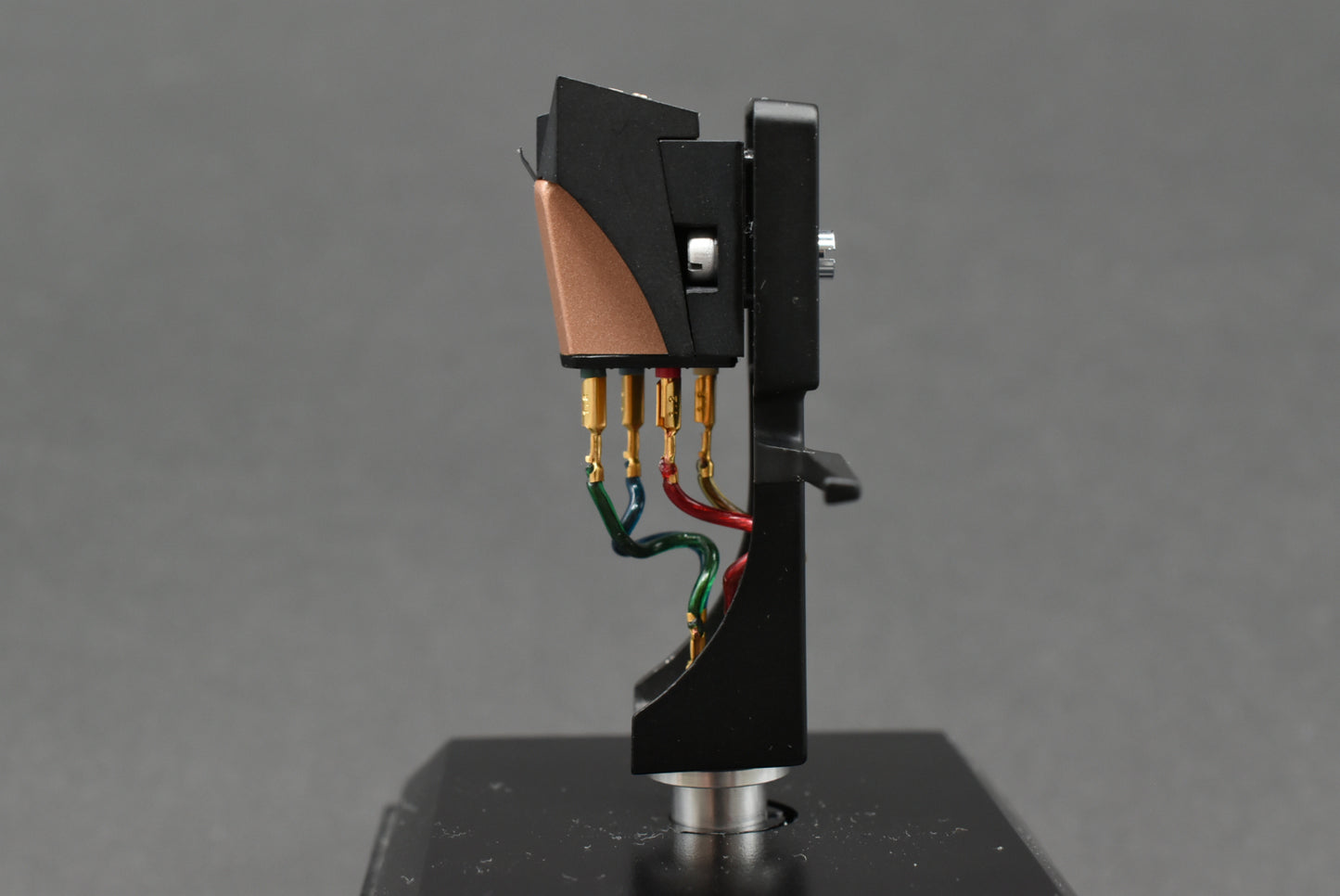 Technics EPC-205C-IIS MM Cartridge with SH-98 Headshell – Titanium Pipe Cantilever