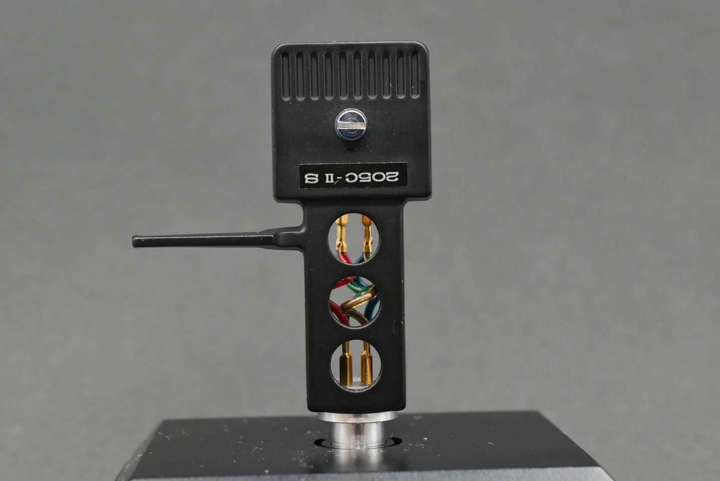 Technics EPC-205C-IIS MM Cartridge with SH-98 Headshell – Titanium Pipe Cantilever