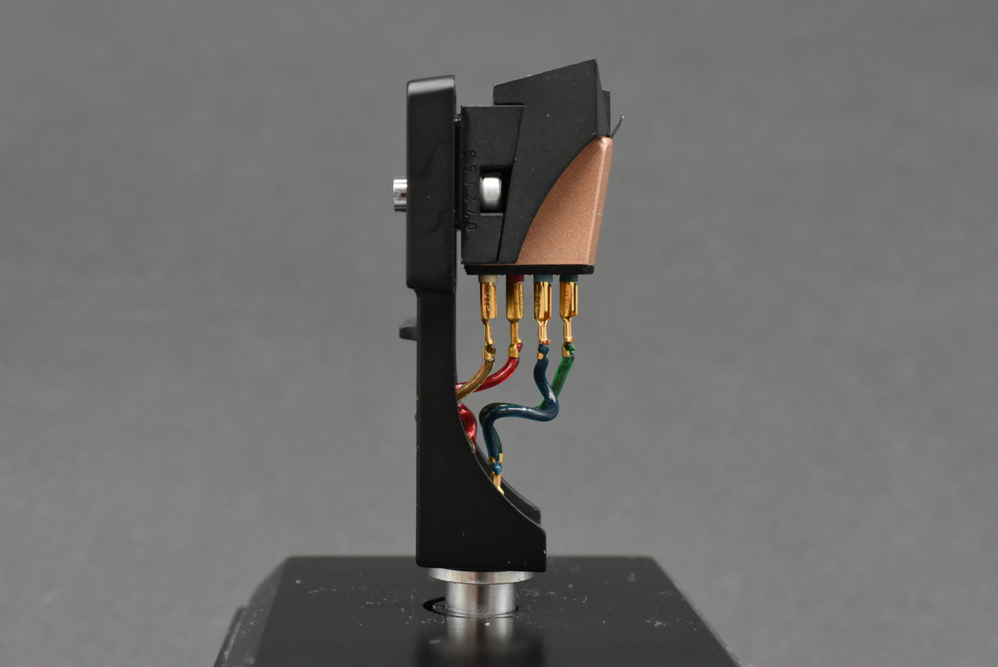 Technics EPC-205C-IIS MM Cartridge with SH-98 Headshell – Titanium Pipe Cantilever