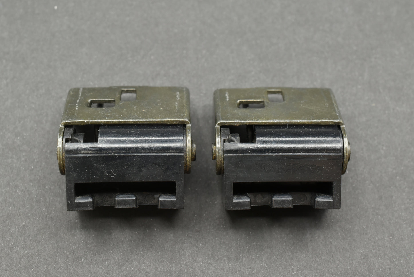 Technics SL-Q3 / SL-Q2 / SL-Q33 Dust Cover Hinge Set
