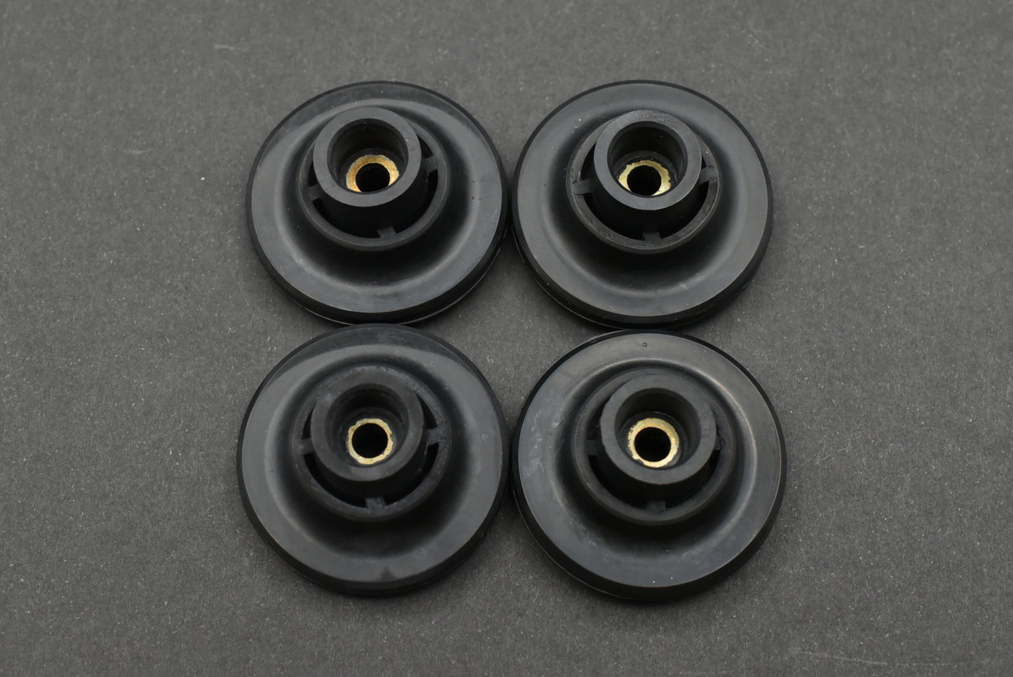 Technics SL-1300 / SL-1500 MK2 Insulator Feet – Set of 4