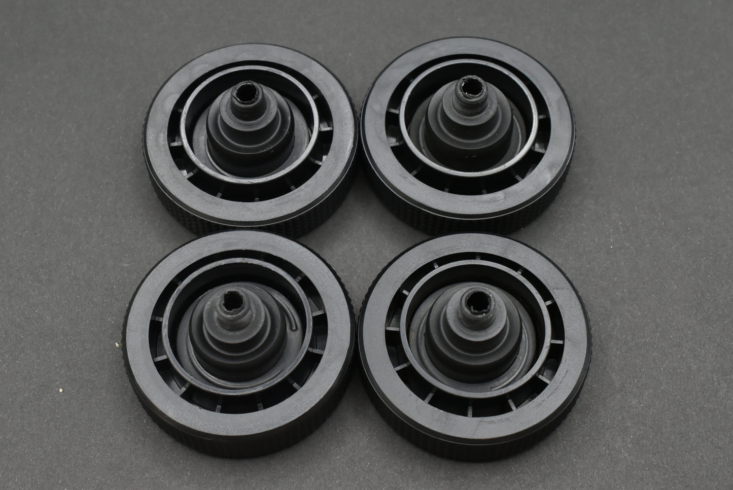 Technics insulator feet (4pcs) SL-D1 D2 D3 D33 Q2 Q3 Q33 Q22 (01)