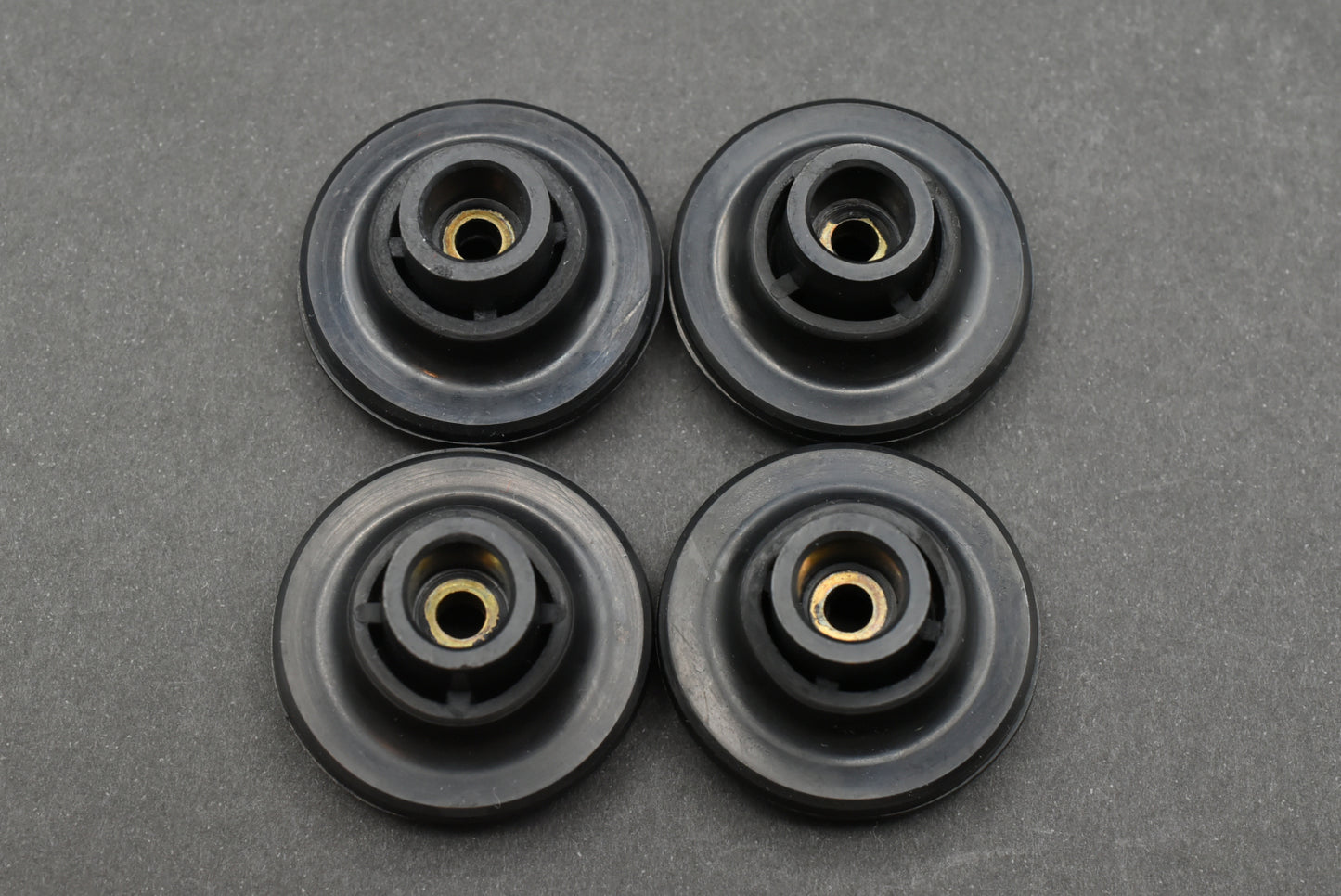 Technics SL-1300 / SL-1500 MK2 Insulator Feet – Set of 4【Ships from US🇺🇸】