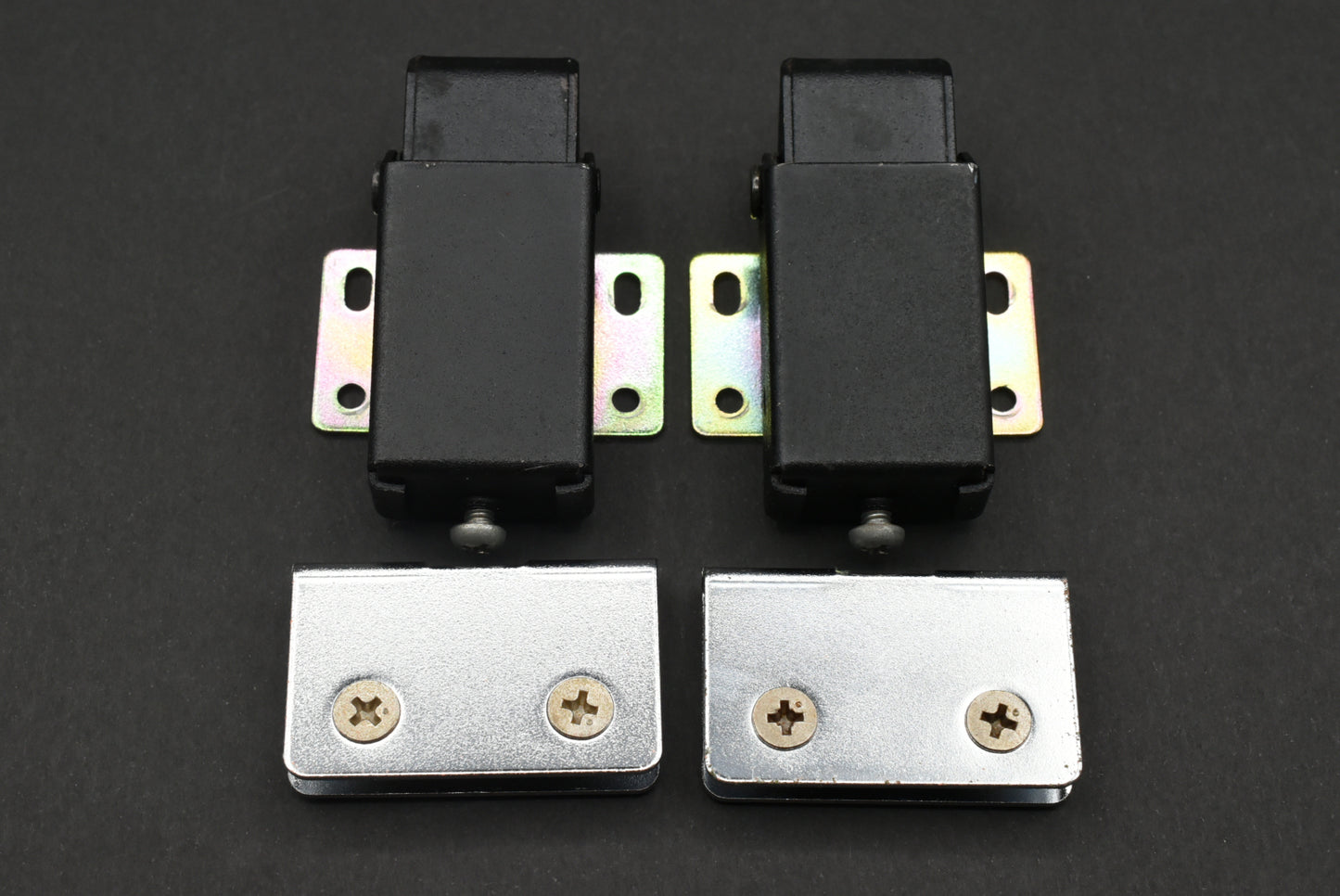 Denon Dust Cover Hinge Bracket for DP-3700, DP-2500, DP-1700
