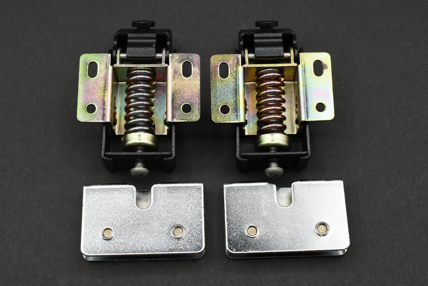 Denon Dust Cover Hinge Bracket for DP-3700, DP-2500, DP-1700