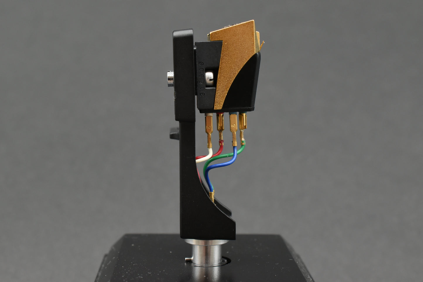 Technics EPC-205C-IIL MM Cartridge with SH-98 Headshell – Titanium Pipe Cantilever