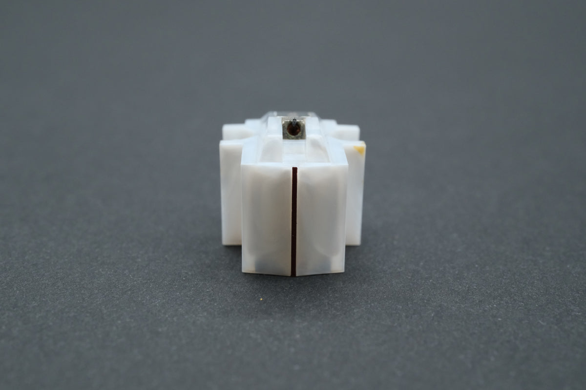 Denon DL-305 MC Cartridge - Amorphous Boron Cantilever