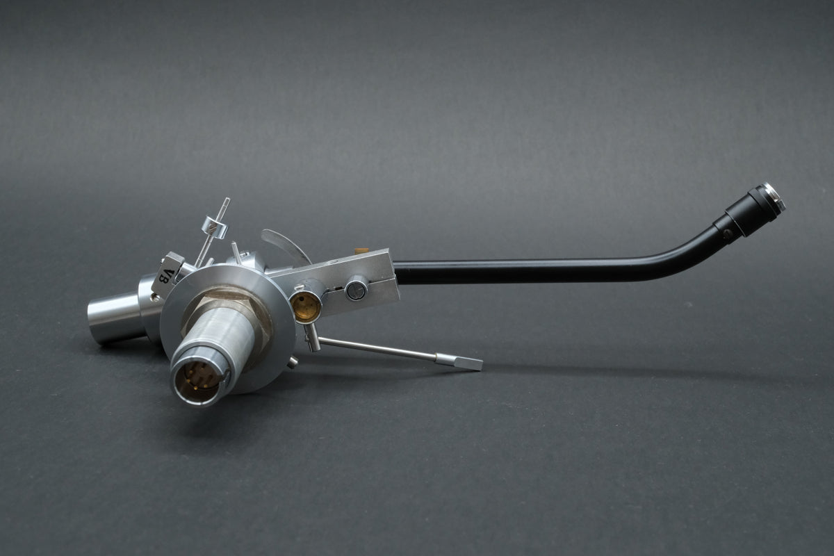 Pioneer PA-1000 Carbon Fiber Tonearm (03)
